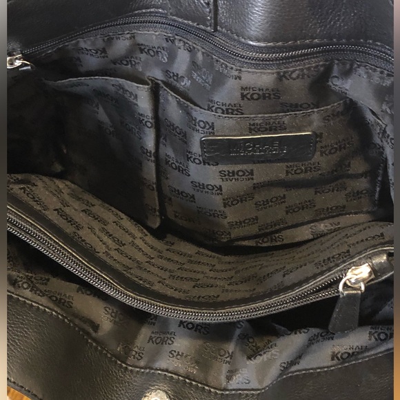 MICHAEL KORS Tumbled Black Leather Shoulder Bag Crossbody with Silver Hardware - Picture 9 of 16